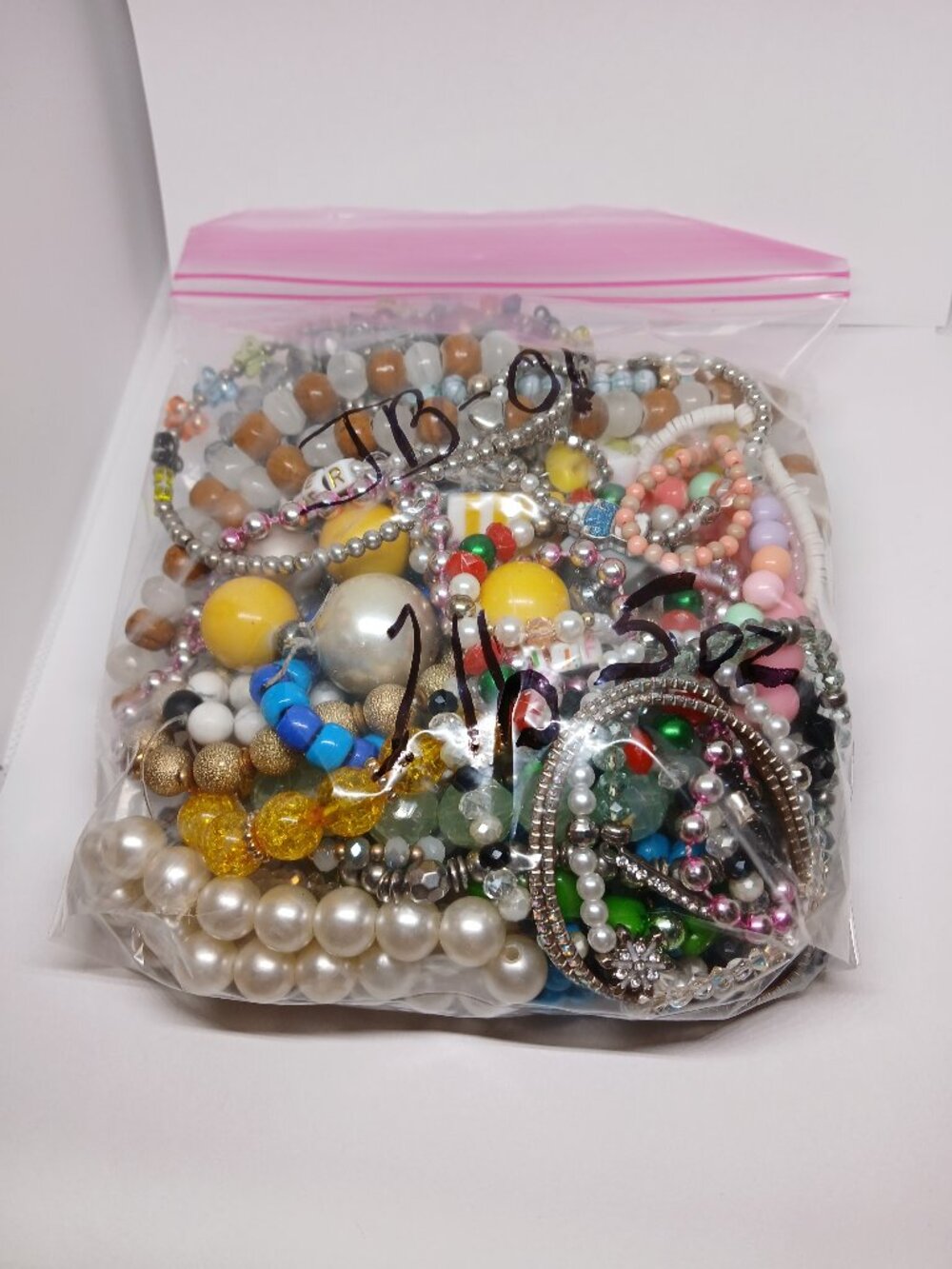 1 lb 5 oz Vintage Wearable Costume Jewelry Mystery Lot Quart Bag JB-01